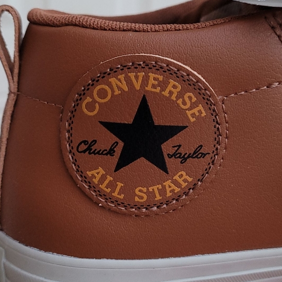 Converse tan leather 5.5 junior slip on 7.5 womens - Picture 11 of 12